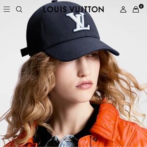 Brand new 100% authentic Louis Vuitton baseball cap size M/L FIRM!!
